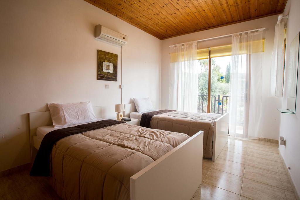 Coral Bay Sunkiss Villa Екстериор снимка