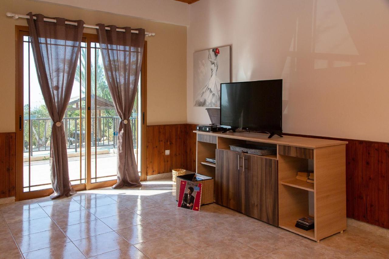Coral Bay Sunkiss Villa Екстериор снимка